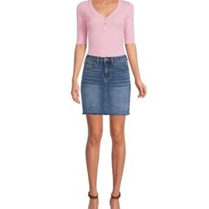 A. Loves A. Medium Wash Raw Hem Denim Mini Skirt Women's Size 27